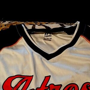 Shirt Majestic Astros in cursive in front white